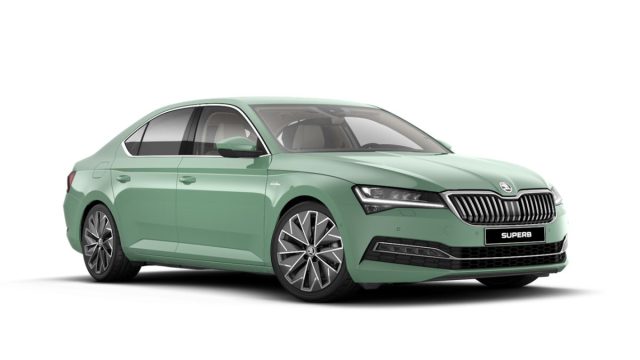 Zelená pistáciová Škoda Superb (5Y5Y - Zelená Fantasy)
