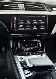 Test Audi Q8 Sportback 55 e-tron quattro | elektromobil (2023)