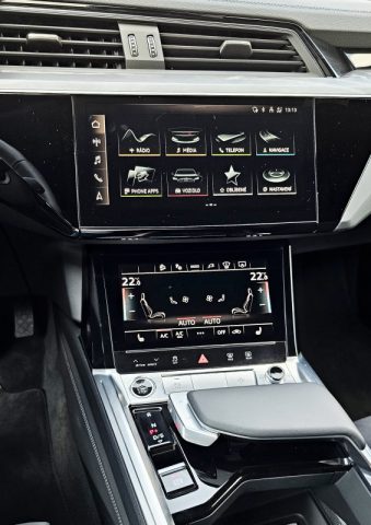 Test Audi Q8 Sportback 55 e-tron quattro | elektromobil (2023)