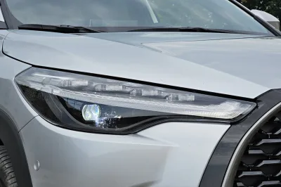 Test Toyota Corolla Cross 2.0 Hybrid e-CVT AWD (2023)