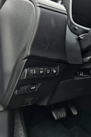 Test Toyota Corolla Cross 2.0 Hybrid e-CVT AWD (2023)