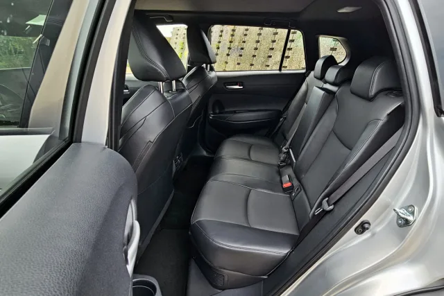 Test Toyota Corolla Cross 2.0 Hybrid e-CVT AWD (2023)