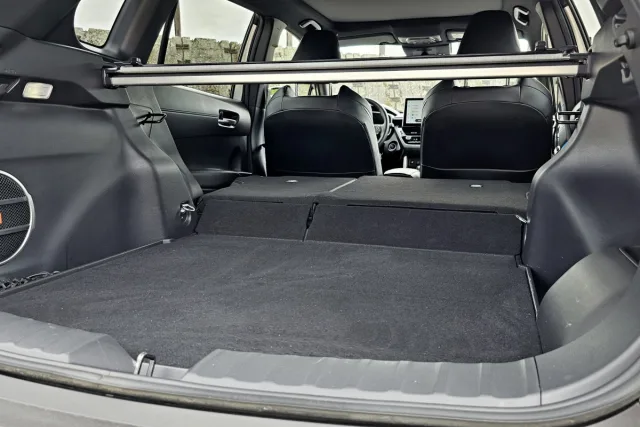 Test Toyota Corolla Cross 2.0 Hybrid e-CVT AWD (2023)