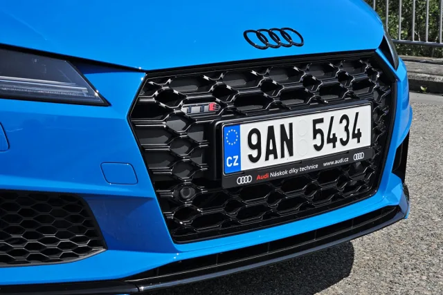 Test Audi TT S Roadster (2023)
