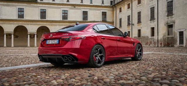 2023 Alfa Romeo Giulia Quadrifoglio