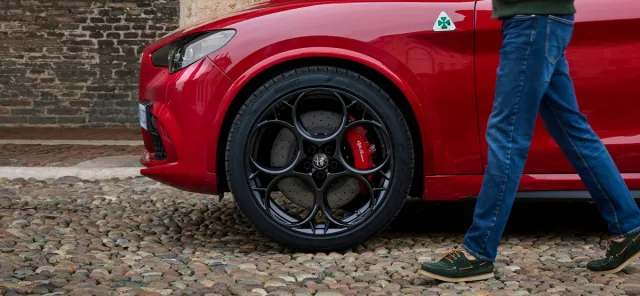 2023 Alfa Romeo Stelvio Quadrifoglio