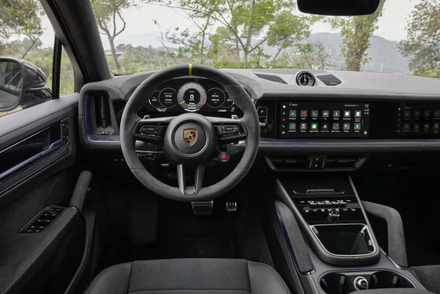 Porsche Cayenne Turbo E-Hybrid Coupé s GT paketem