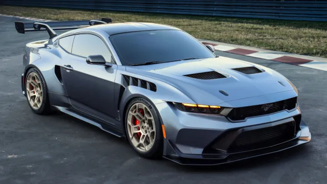 2023-Ford_Mustang_GTD-predek