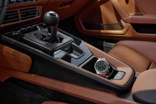 Porsche 911 S/T - hodinky