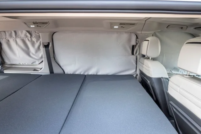 Volkswagen Multivan T7 dostal paket pro přenocování