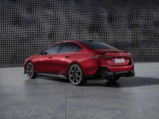 BMW řady 5 Sedan s díly BMW M Performance Parts