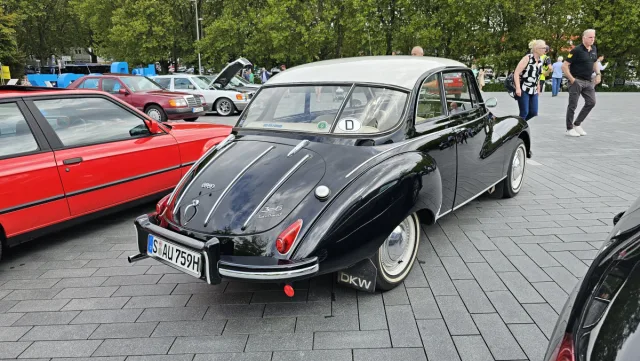 Classics & Coffee u Mercedes-Benz Museum | 13. 8. 2023