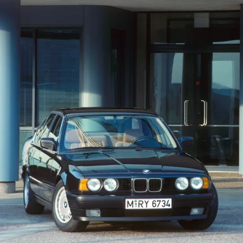 BMW řady 5 třetí generace (E34)