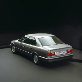 BMW řady 5 třetí generace (E34)