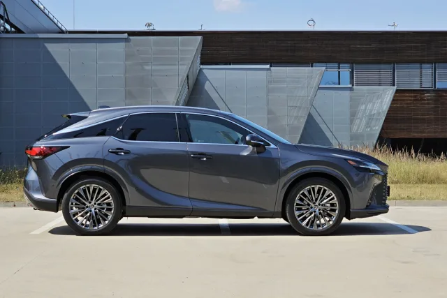 Test Lexus RX 350 h (2023)