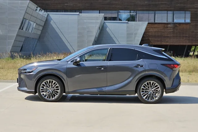 Test Lexus RX 350 h (2023)