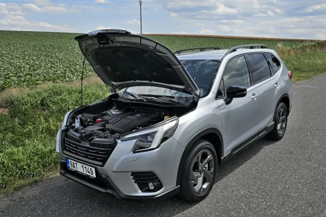 Test Subaru Forester e-Boxer Black Edition (2023)