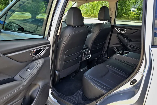 Test Subaru Forester e-Boxer Black Edition (2023)