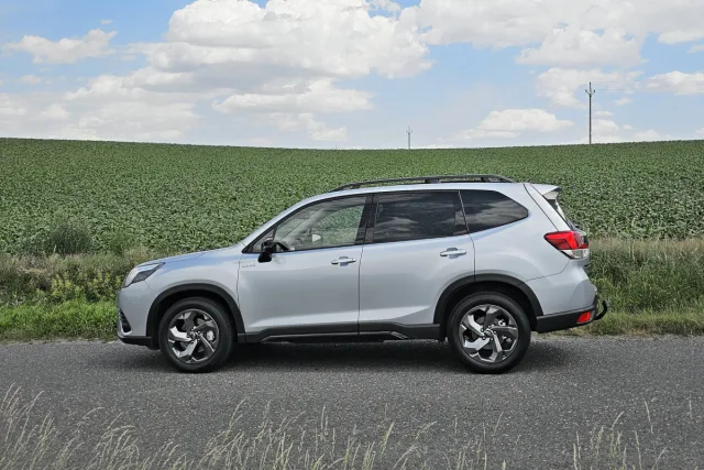 Test Subaru Forester e-Boxer Black Edition (2023)
