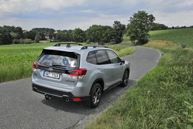 Test Subaru Forester e-Boxer Black Edition (2023)