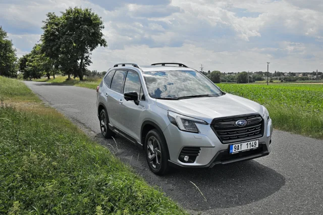 Test Subaru Forester e-Boxer Black Edition (2023)