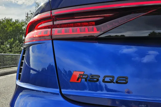 Test Audi RS Q8 (2023)