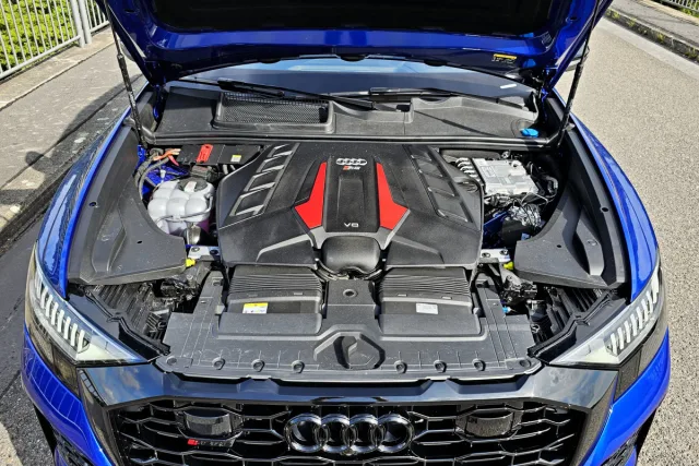 Test Audi RS Q8 (2023)