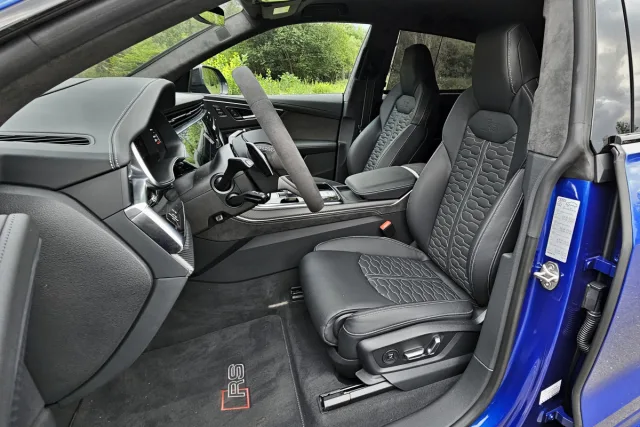 Test Audi RS Q8 (2023)