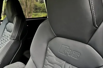 Test Audi RS Q8 (2023)