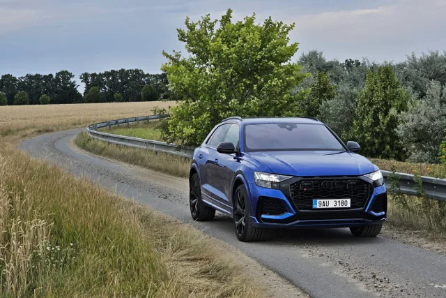 Test Audi RS Q8 (2023)