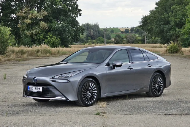 Test Toyota Mirai | vodík (2023)