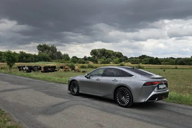 Test Toyota Mirai | vodík (2023)