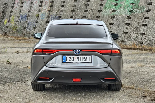 Test Toyota Mirai | vodík (2023)