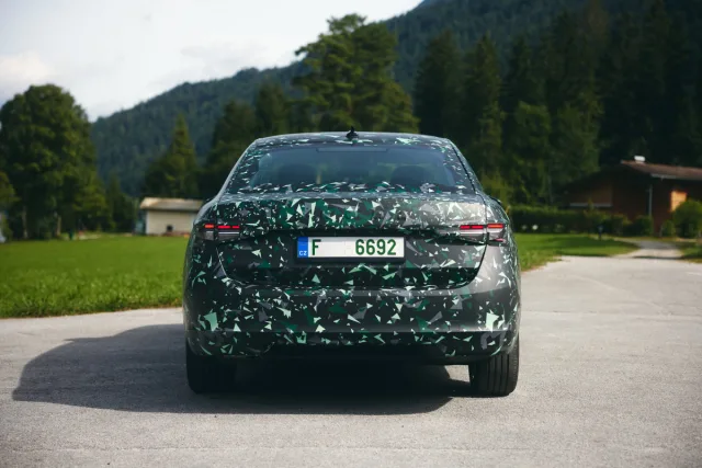 Skoda_Superb_Covered_MB-20_60c58896