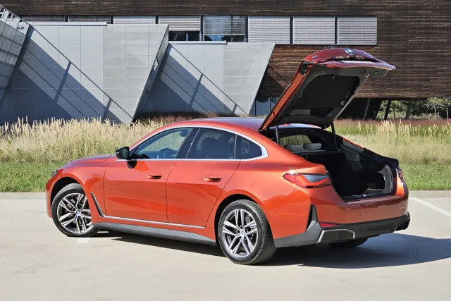 Test BMW i4 eDrive35 | elektromobil (2023)