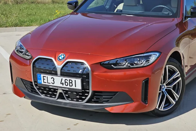Test BMW i4 eDrive35 | elektromobil (2023)