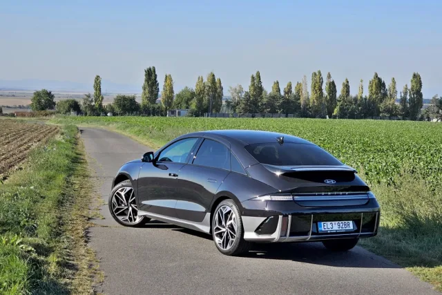 Test Hyundai IONIQ 6 Power 4×4 | elektromobil (2023)