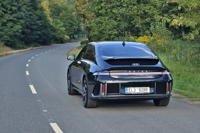 Test Hyundai IONIQ 6 Power 4×4 | elektromobil (2023)