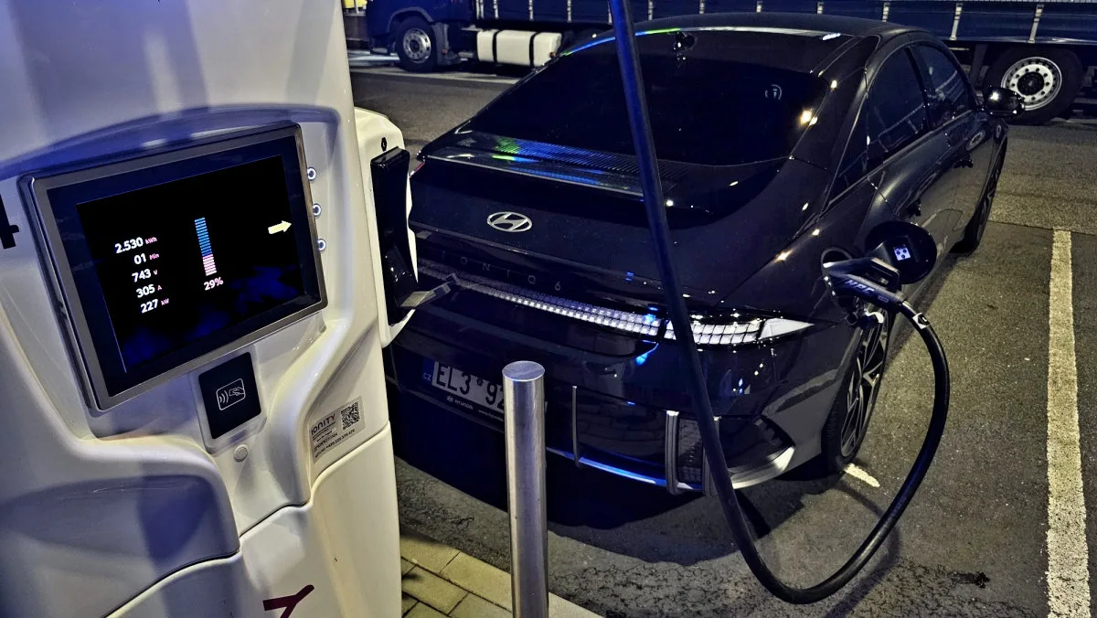 Test Hyundai IONIQ 6 Power 4×4 | elektromobil (2023)