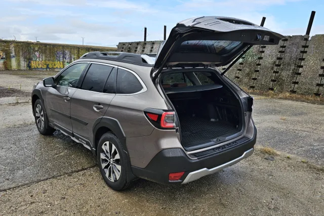 Test Subaru Outback 2.5i Executive (2023)