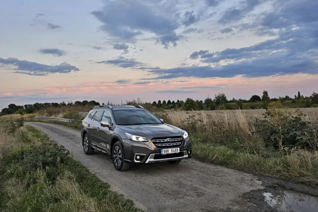 Test Subaru Outback 2.5i Executive (2023)