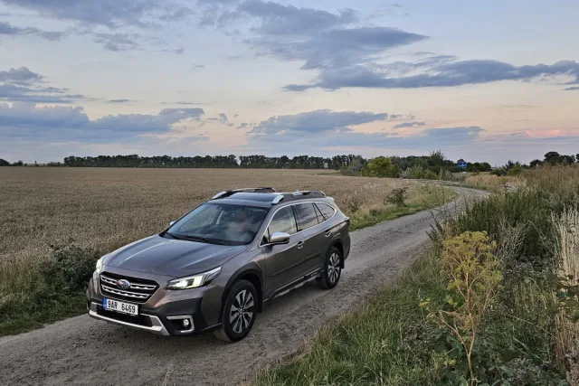 Test Subaru Outback 2.5i Executive (2023)