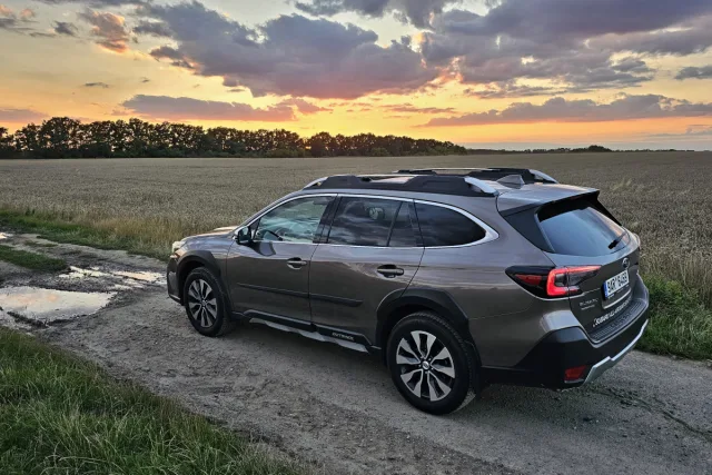 Test Subaru Outback 2.5i Executive (2023)