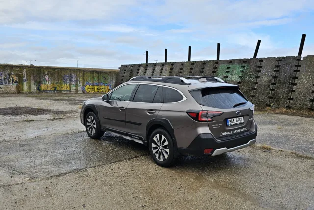 Test Subaru Outback 2.5i Executive (2023)