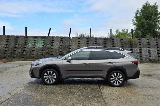 Test Subaru Outback 2.5i Executive (2023)