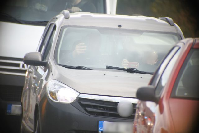 Řidiči si na D1 za jízdy natáčeli dopravní nehodu. 14 z nich policisté rozdali maximální pokuty