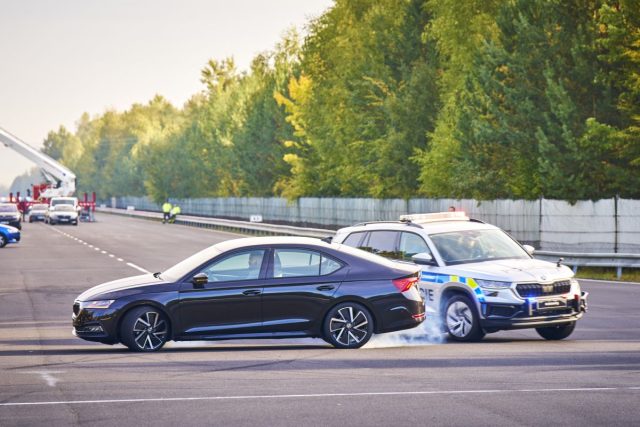 PIT_manevr-Skoda-Policie_CR