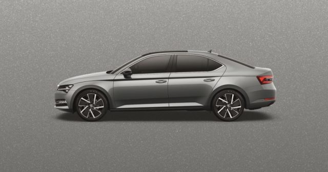 Škoda Superb v barvě Steel Grey