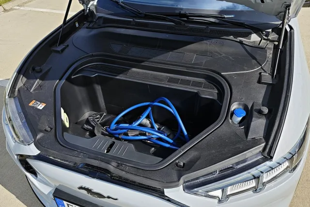 Test Ford Mustang Mach-E Extended RWD | elektromobil (2023)