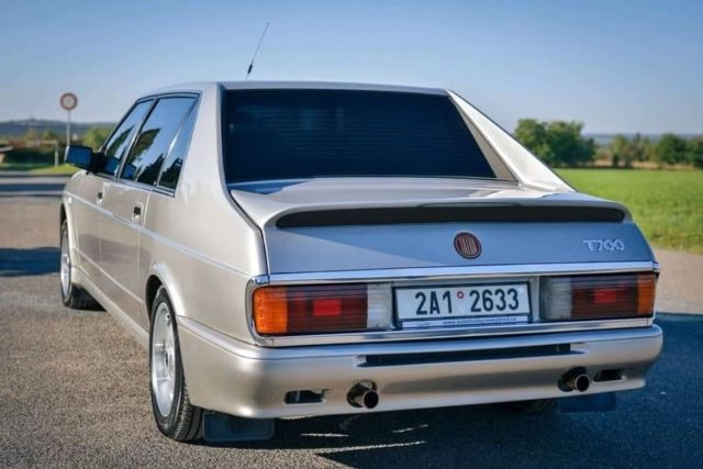 Tatra T700 na prodej v aukci | Retro garáž | listopad 2023